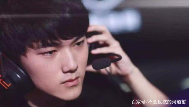 口形成夹角 口形成夹角